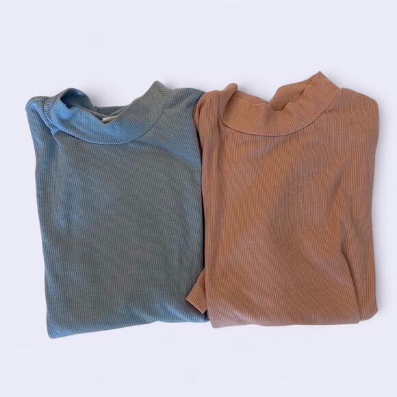 Soft and cozy light pink and baby blue ribbed short sleeve turtleneck tops - Picture 2 of 4